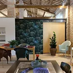 Invento Unconventional Maison Nocleg ze śniadaniem 4*