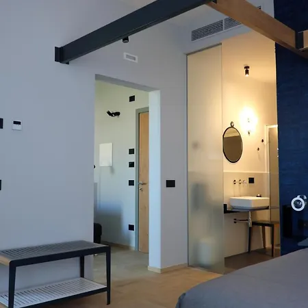 Invento Unconventional Maison Bed & Breakfast 4*