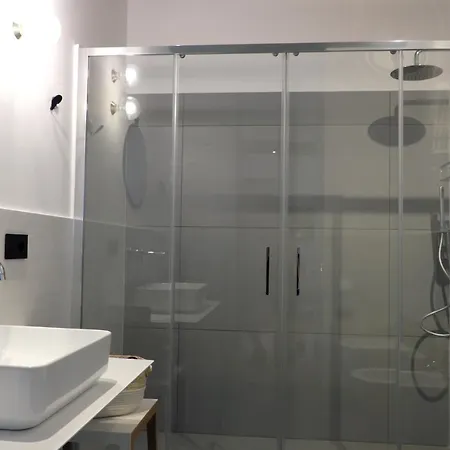 לינה וארוחת בוקר Invento Unconventional Maison 3*