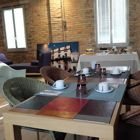 Invento Unconventional Maison Bed & Breakfast 4*