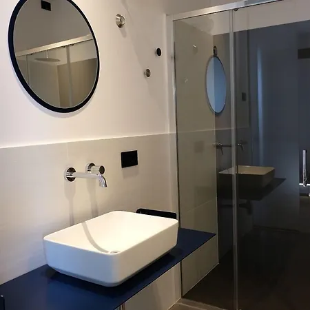 Invento Unconventional Maison Bed & Breakfast