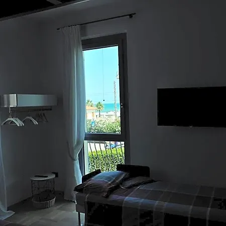 Invento Unconventional Maison לינה וארוחת בוקר צ'יביטאנובה מארקה