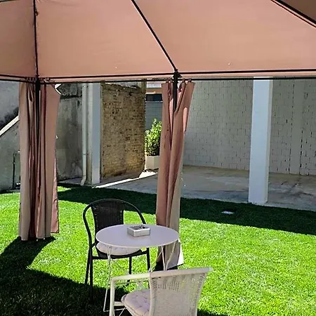 לינה וארוחת בוקר Invento Unconventional Maison 3*